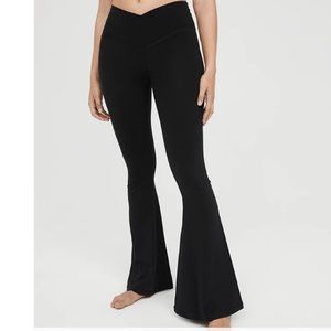 OFFLINE BY AIRE FLARE LEGGINGS NEVER WORN